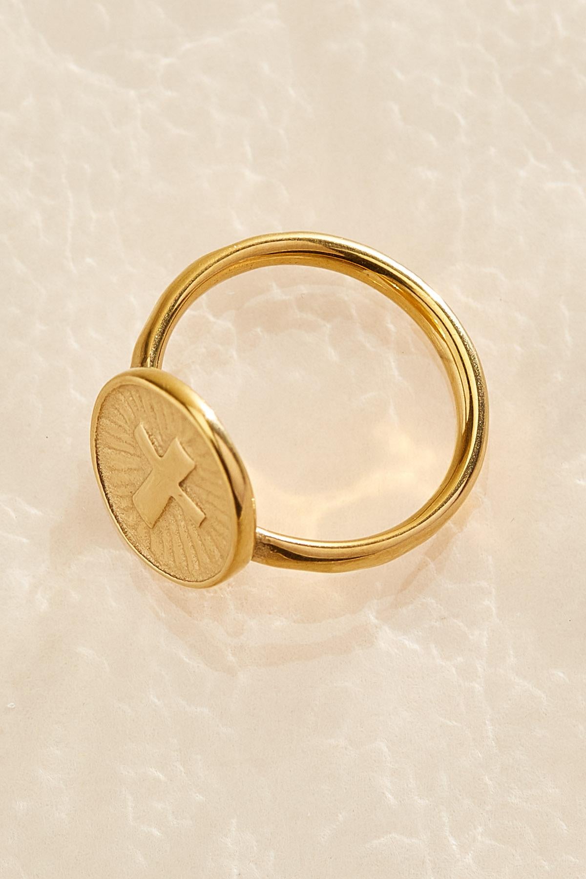 Versona waterproof oval cross pinky ring GOLD