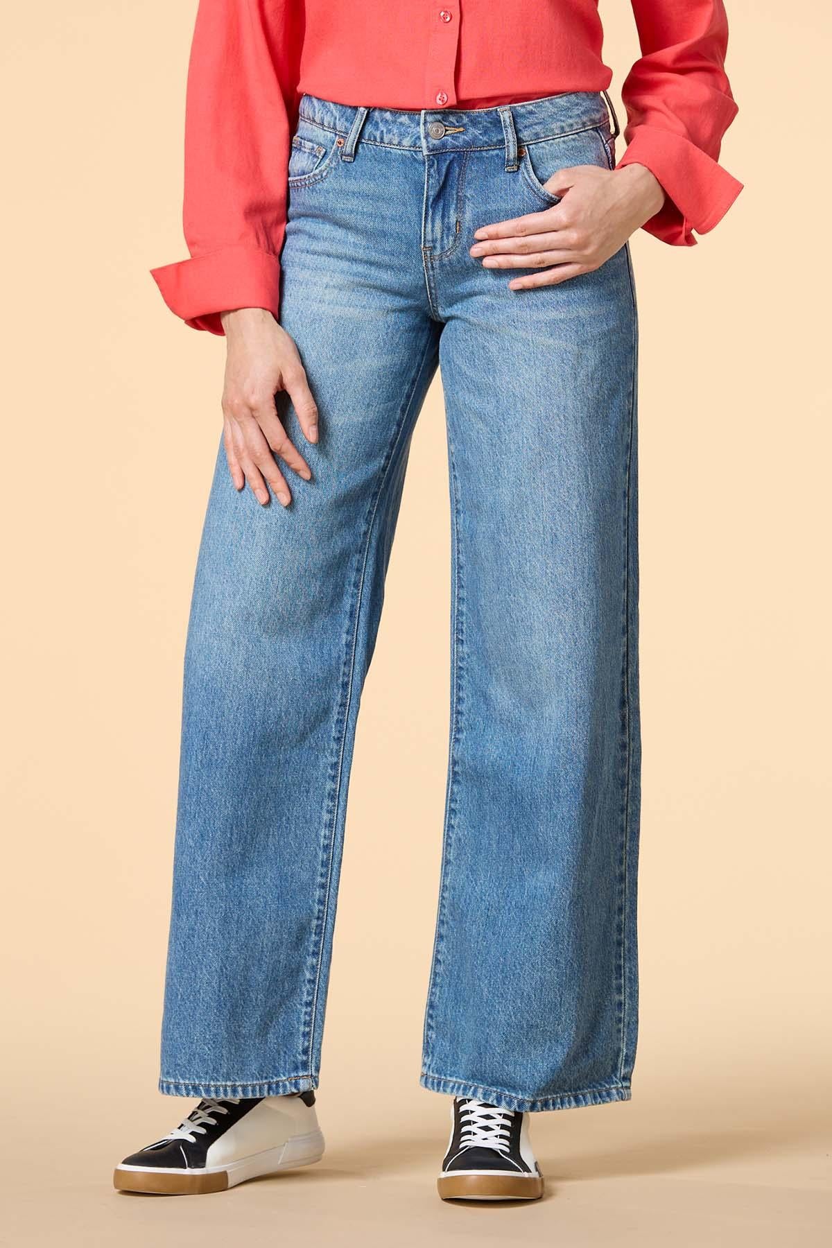 Versona middle of the road jeans MEDIUM_WASH_DENIM
