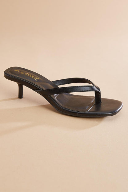 Versona faux leather thong sandal kitten heels BLACK