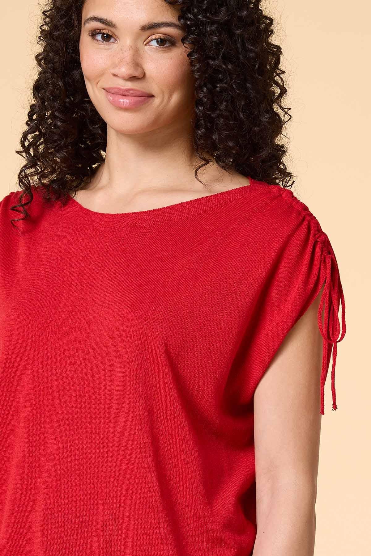 Versona tie with a smile pullover RED
