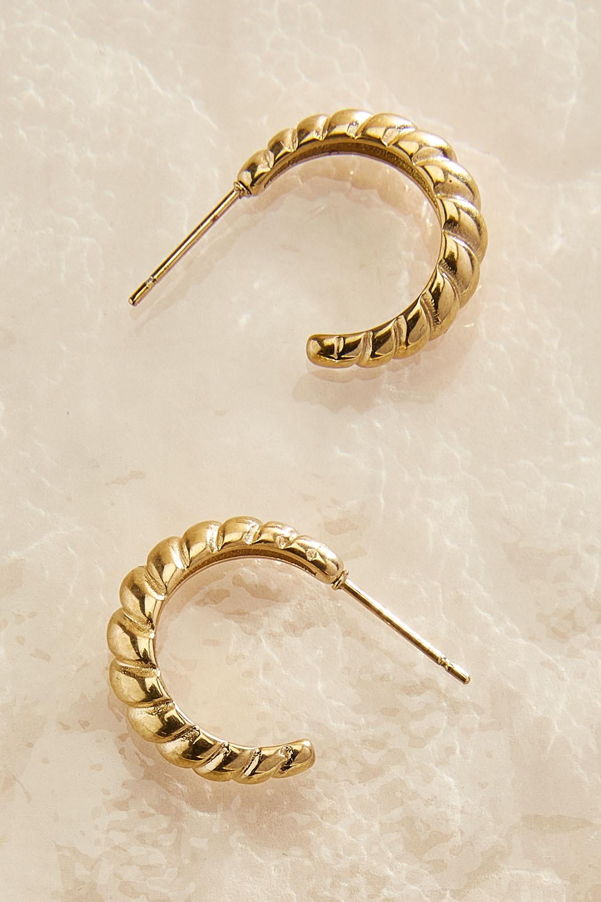 Versona waterproof ribbed hoop earrings GOLD