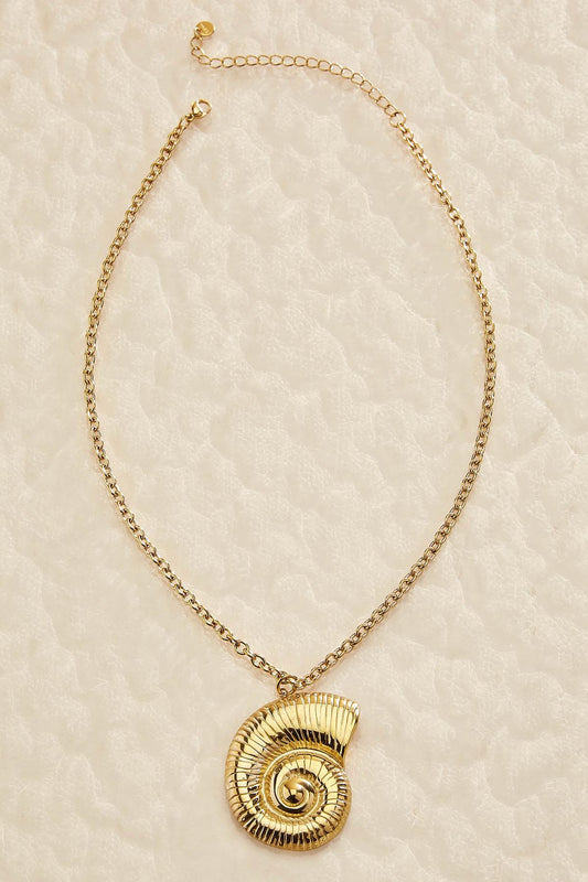 Versona waterproof seashell pendant necklace GOLD