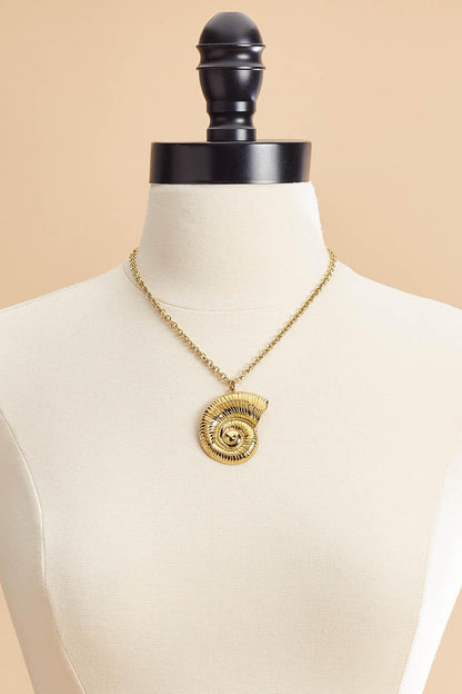 Versona waterproof seashell pendant necklace GOLD