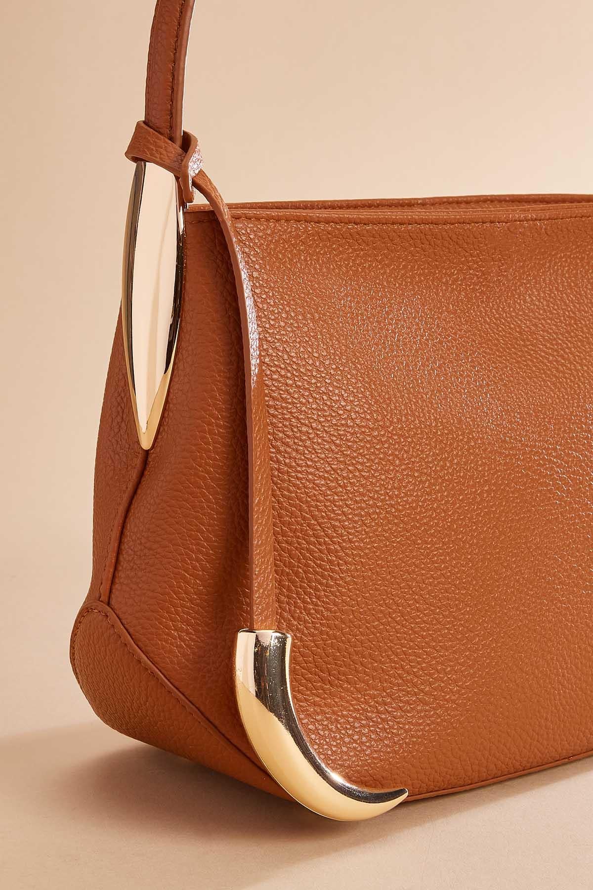 Versona faux leather claw charm bag COGNAC