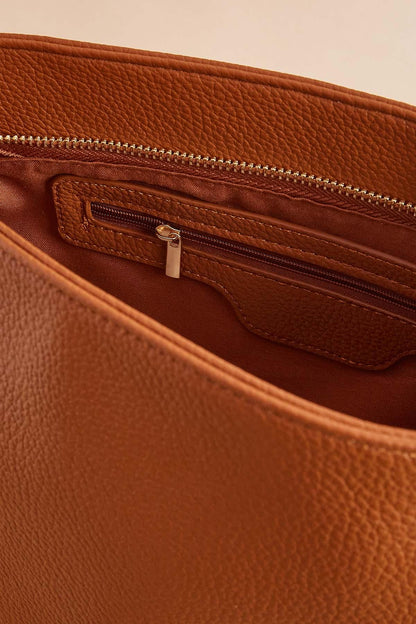 Versona faux leather claw charm bag COGNAC