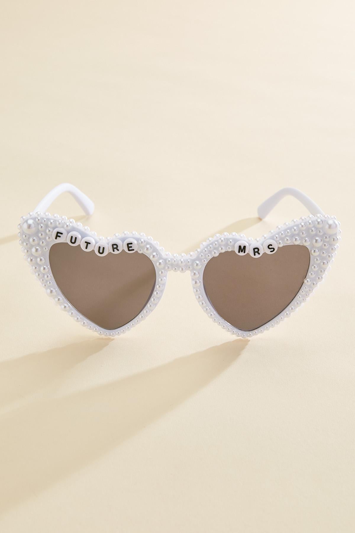 Versona pearly bride heart cat eye sunglasses WHITE