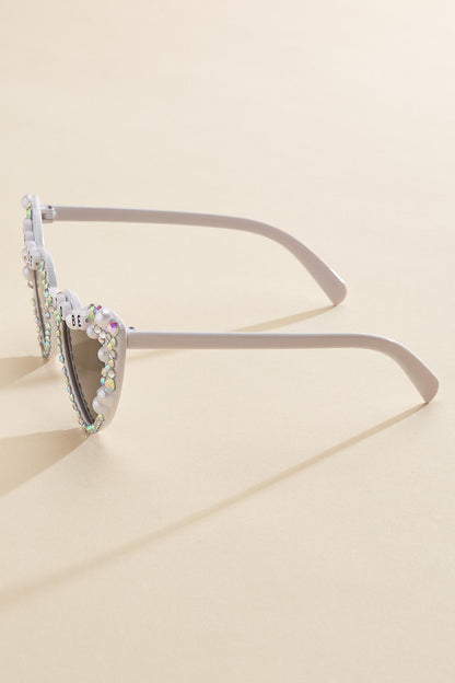 Versona pearl bride to be sunglasses WHITE