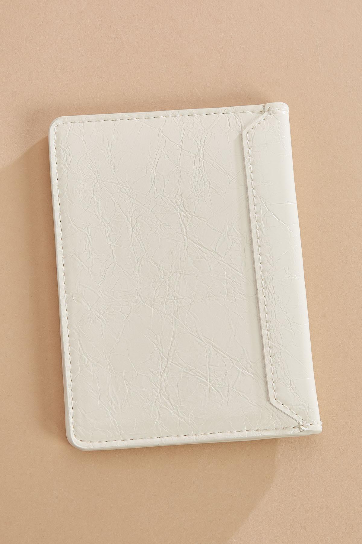 Versona pearly white passport cover PEARL