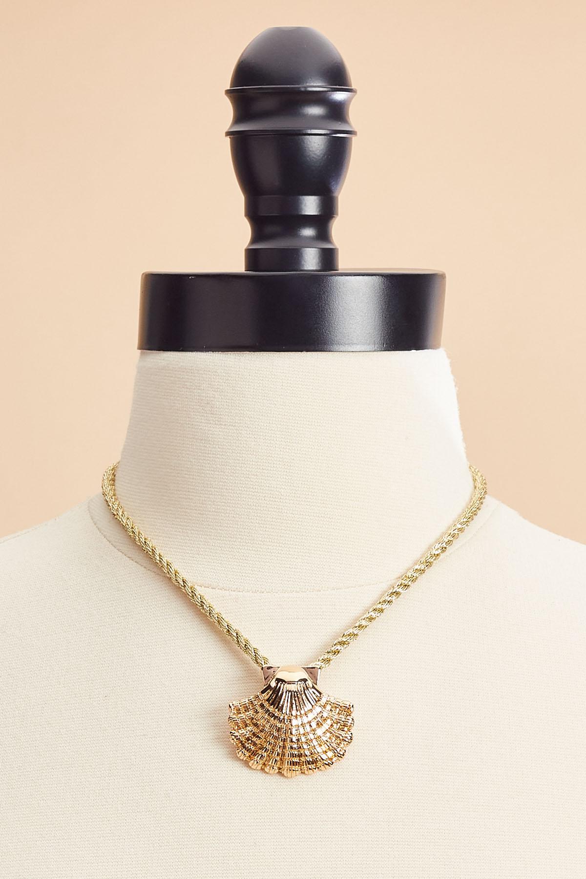Versona gold rope chain seashell necklace GOLD