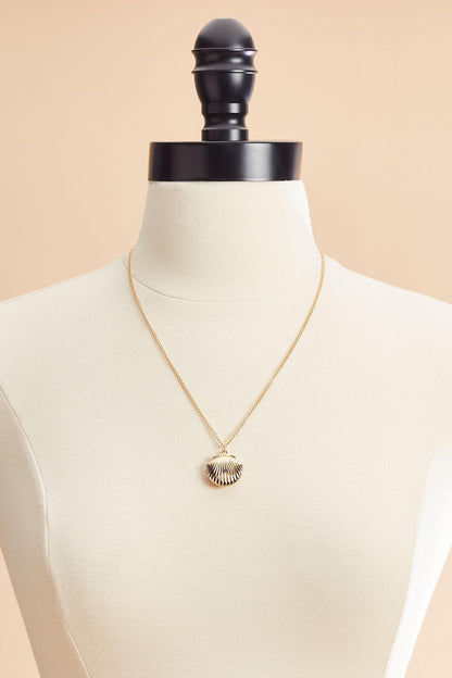 Versona gold seashell locket necklace GOLD