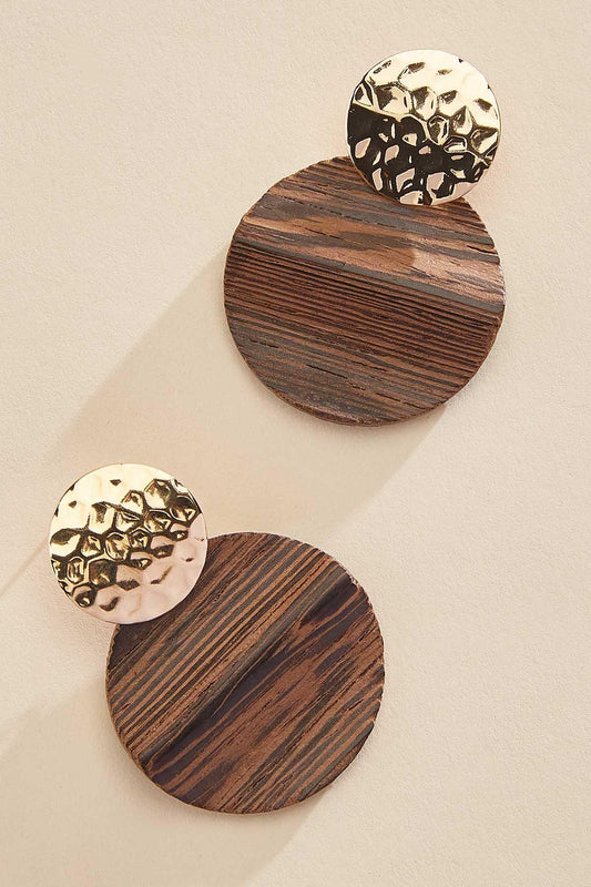 Versona wavy wood disc earrings SHITAKE