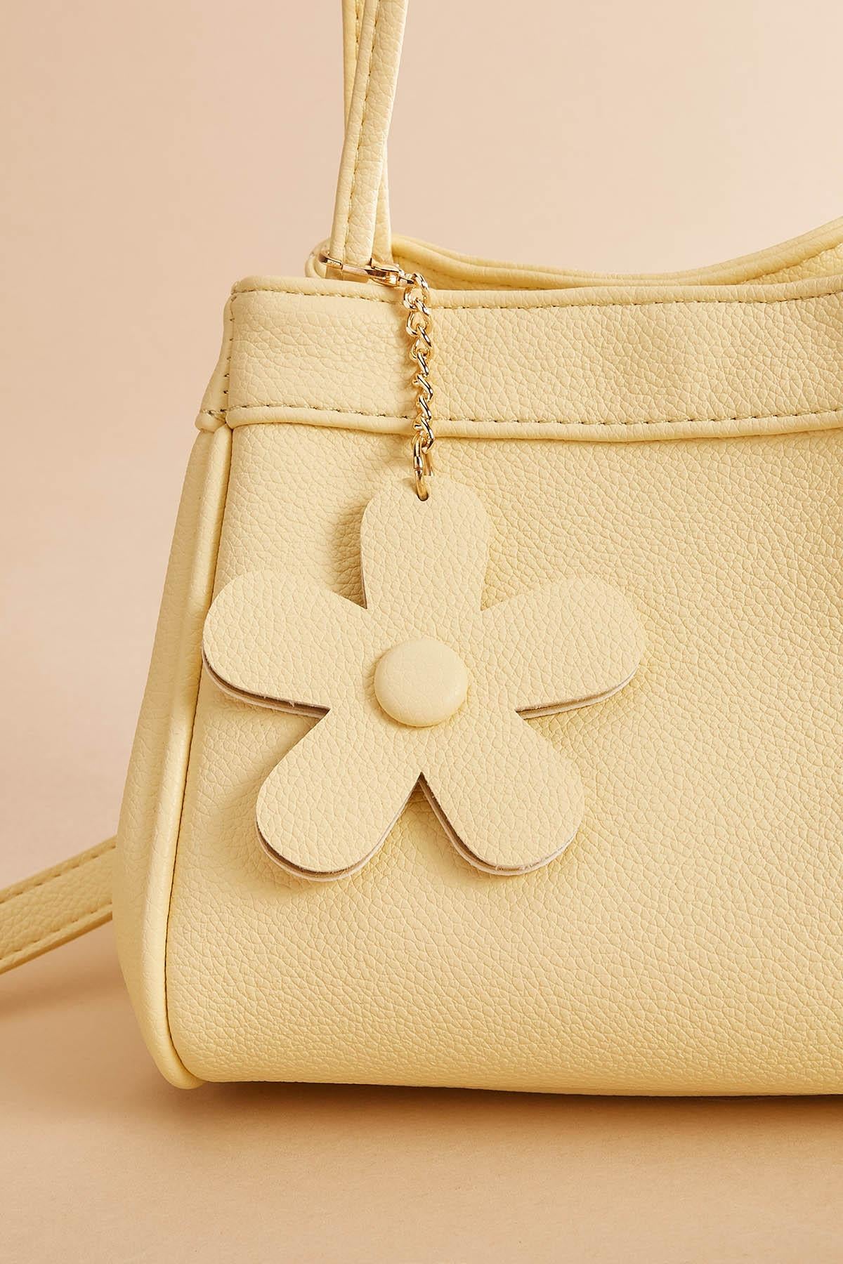 Versona faux leather daisy charm crossbody AIRY_BLUE