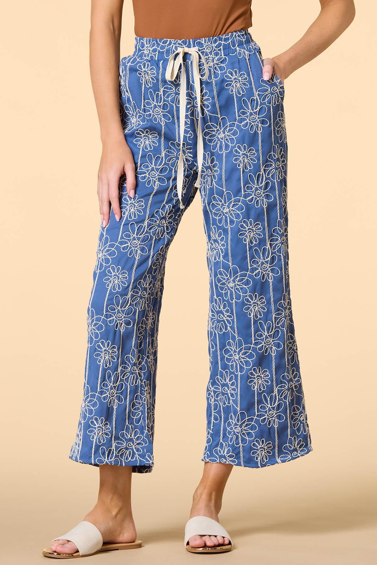 Versona beauty in bloom embroidered pants BLUE