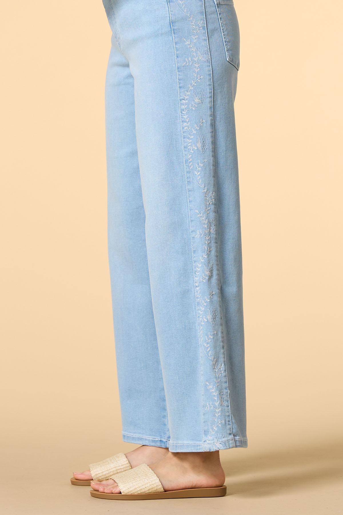 Versona sprouting in spring embroidered jeans LIGHT_WASH_DENIM